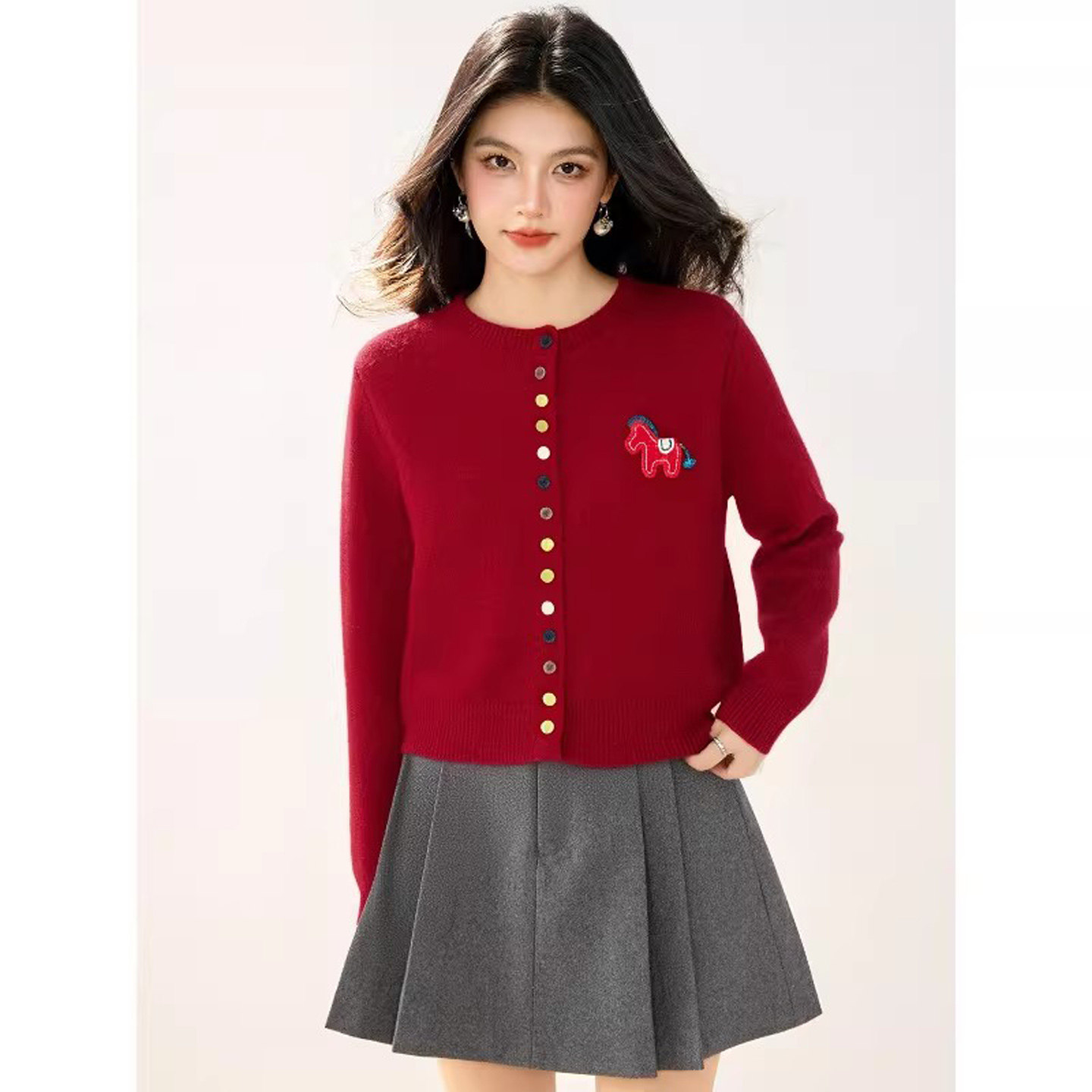 新年红色毛衣外套女2025新款冬季加厚羊绒上衣刺绣彩色扣针织开衫,淘宝优惠券,粉丝福利购,淘宝优惠卷