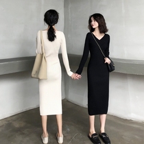 Knitted one-piece dress woman 2023 autumn and winter new fit coat with bottom inner hitch collar sweater dress with slim and long dress