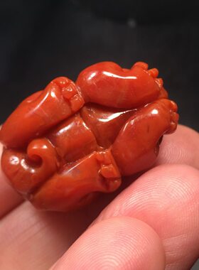 瓦西南红貔貅雕刻吊坠柿子红带锦红满色满肉精工雕刻挂件百搭男女
