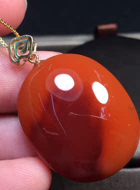 瓦西南红蛋面无事牌镶嵌18k金满肉满色柿子红俏玫瑰红挂件百搭女