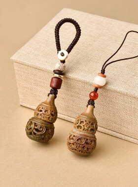 绿檀木葫芦挂件镂空香丸