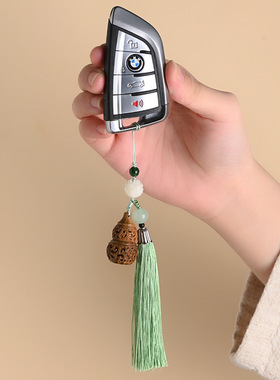 绿檀木刻镂空葫芦香囊手