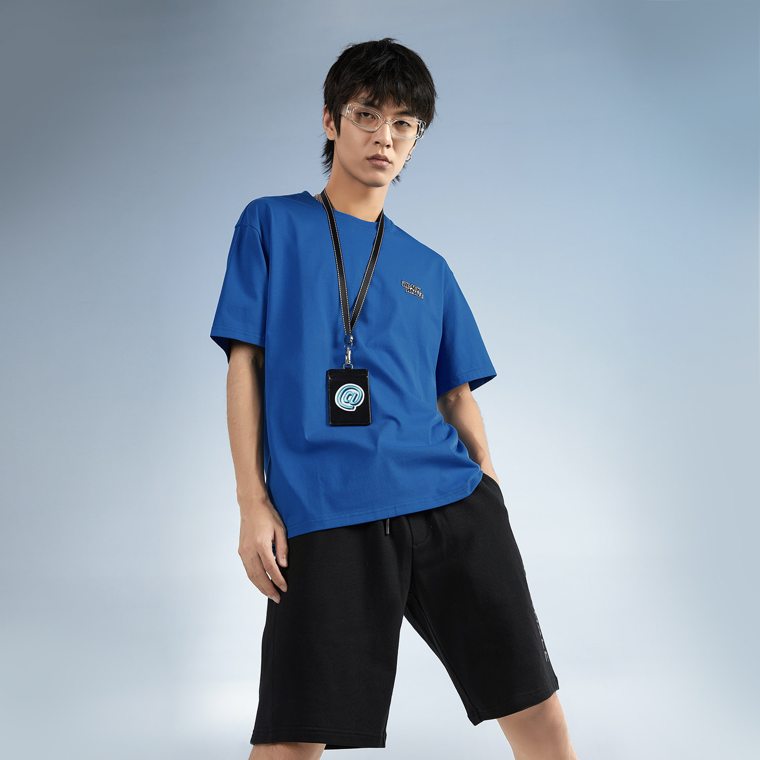 海澜之家旗下黑鲸休闲圆领短袖T恤男夏季新款简约多色套头t恤衫