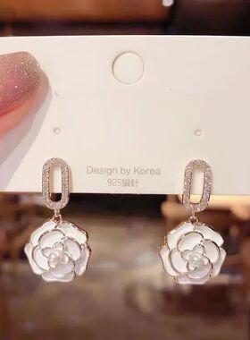 Pure White Women's Dangle Earrings Blooming Flower Acrylic E