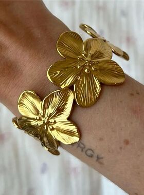 New Personality Wide Flower Bracelet Opening Geometric Hand