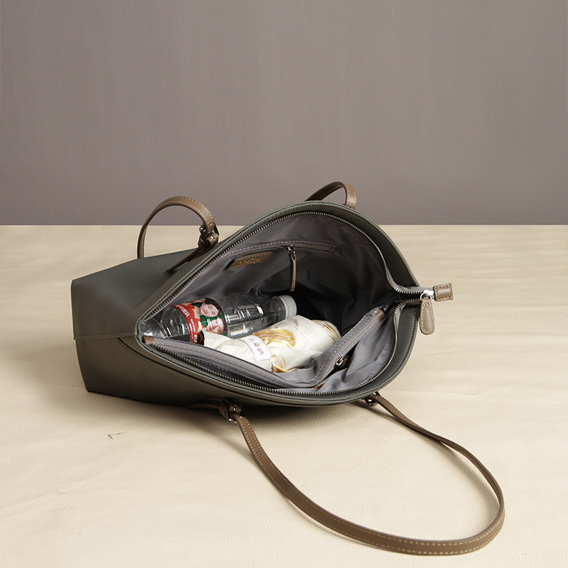 娅黛2023春夏新款尼龙布小众贝壳包 娅黛箱包女士包袋