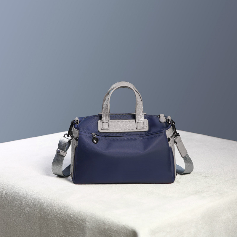 娅黛女2022新款潮枕头百搭波士顿包 娅黛箱包女士包袋