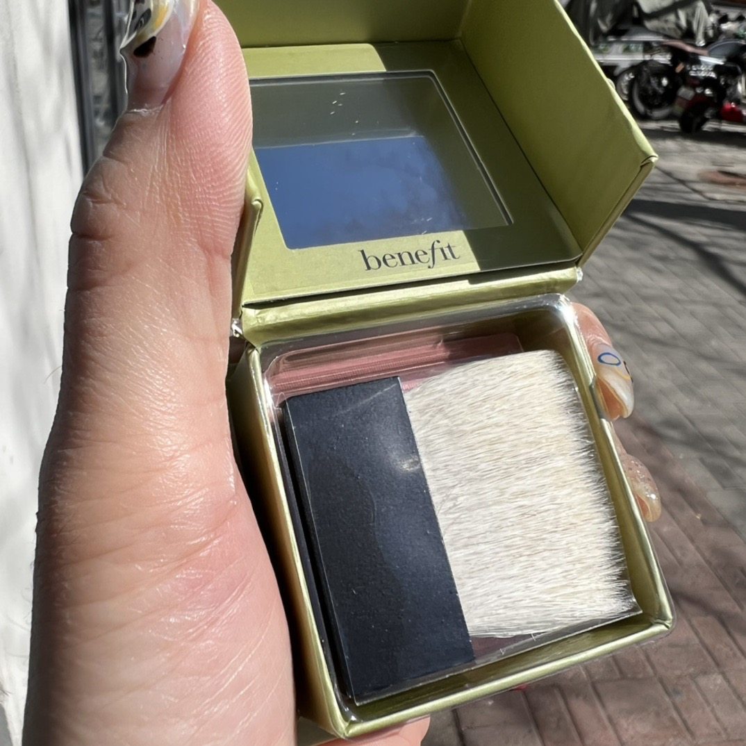 限老客！19年产旧版Benefit贝玲妃蒲公英粉饼胭脂蜜粉腮红带刷7g,淘宝优惠券,粉丝福利购,淘宝优惠卷