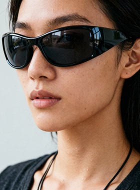 红色女士太阳镜黑色墨镜女款防风镜拉风欧美包裹式宽腿防晒眼镜