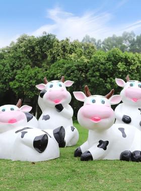 幼儿园卡通大奶牛雕塑户外农场仿真动物摆件花园庭院园林景观装饰