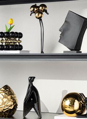 轻奢电视柜壁柜摆件黑金色插花器抽象艺术人物雕塑酒柜墙饰装饰品