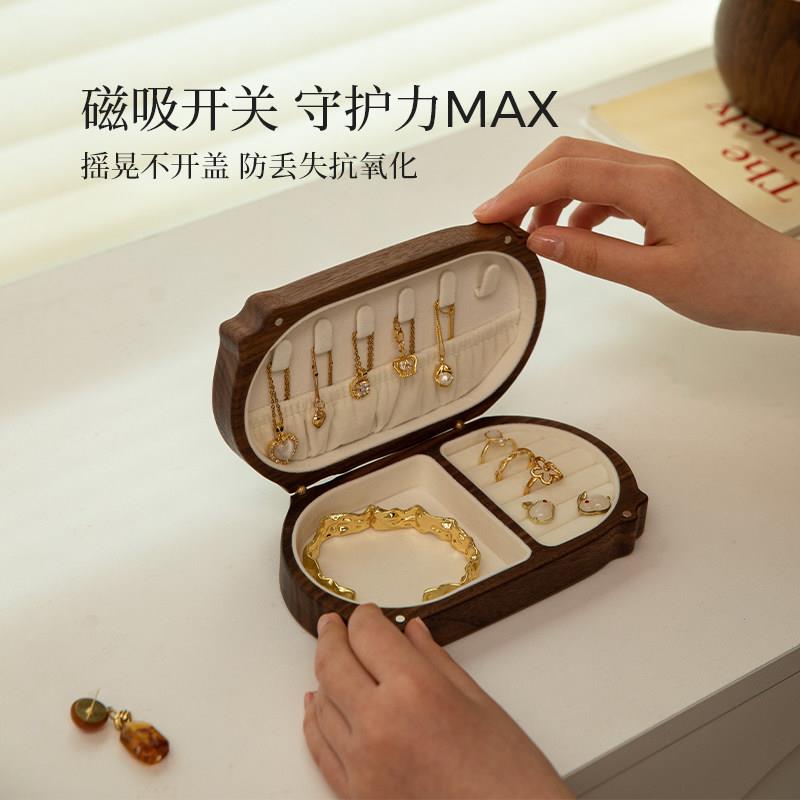 Jewelry box storage box, high-end and exquisite solid wood hand ornaments, earrings and rings, 2026 new jewelry box