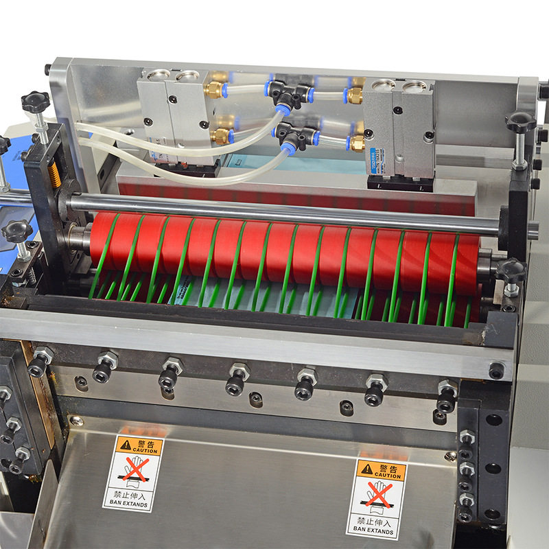 全自动制袋裁切机穿绳垃圾袋制袋机热压封口全自动抽绳制袋机设备,淘宝优惠券,粉丝福利购,淘宝优惠卷