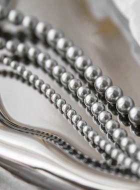 轻奢高级感小众真多麻银灰色珍珠项链女清冷灰色复古锁骨链颈链