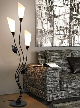 大型客厅落地装饰摆饰软装电视柜沙发旁边轻奢高档两边立地床头灯