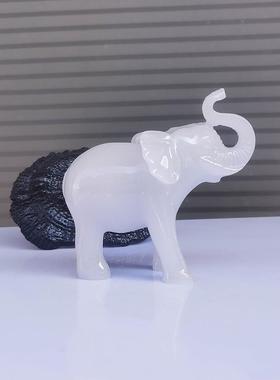 白色玉色大象招财和翘鼻子，一对吸水大象，客厅装饰，工艺品，可
