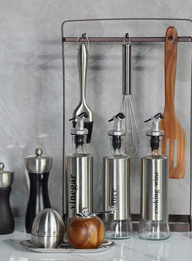 样板间厨房摆件组合软装饰品不锈钢锅具砧板花艺展厅道具现代轻奢