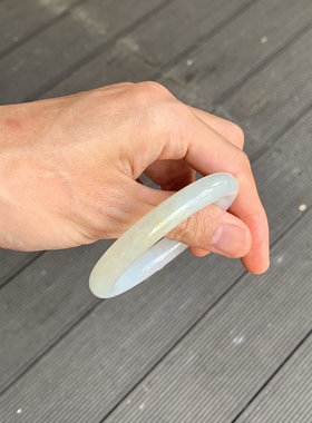 【秋意浓】微瑕52圆条冰糖雪梨翡翠手镯冰种飘黄翡天然缅甸A货