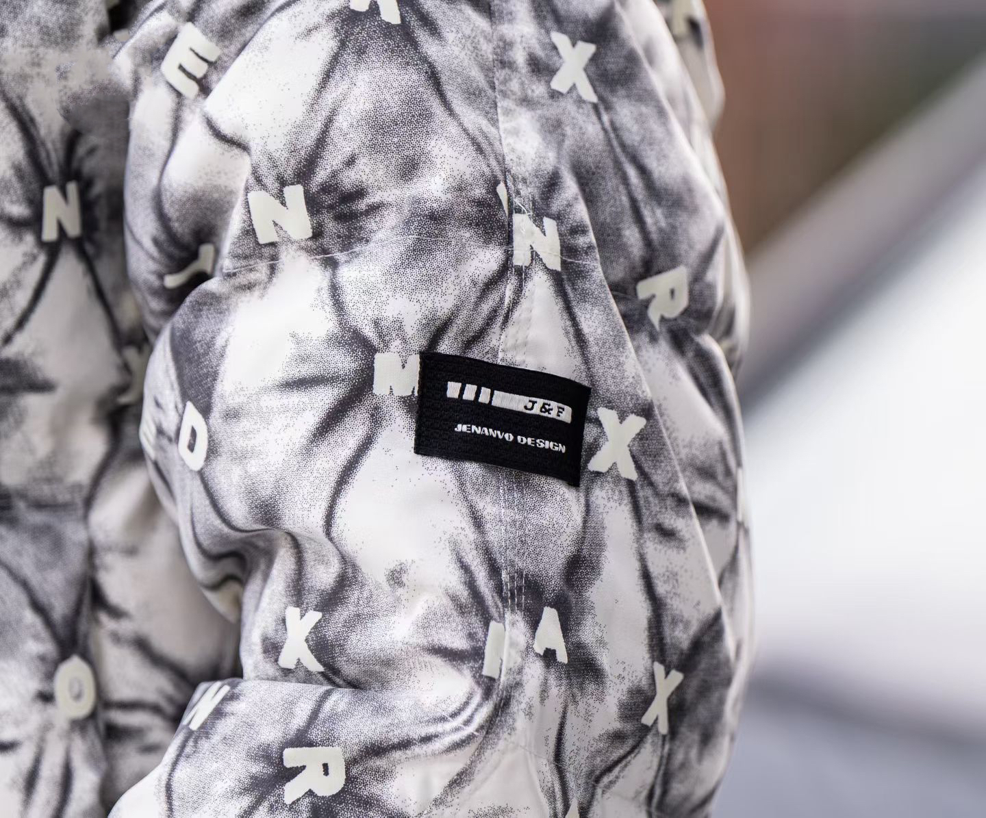 JF潮牌立领加厚羽绒服2025冬季新品欧货字母印花修身时尚休闲A962 - 图1