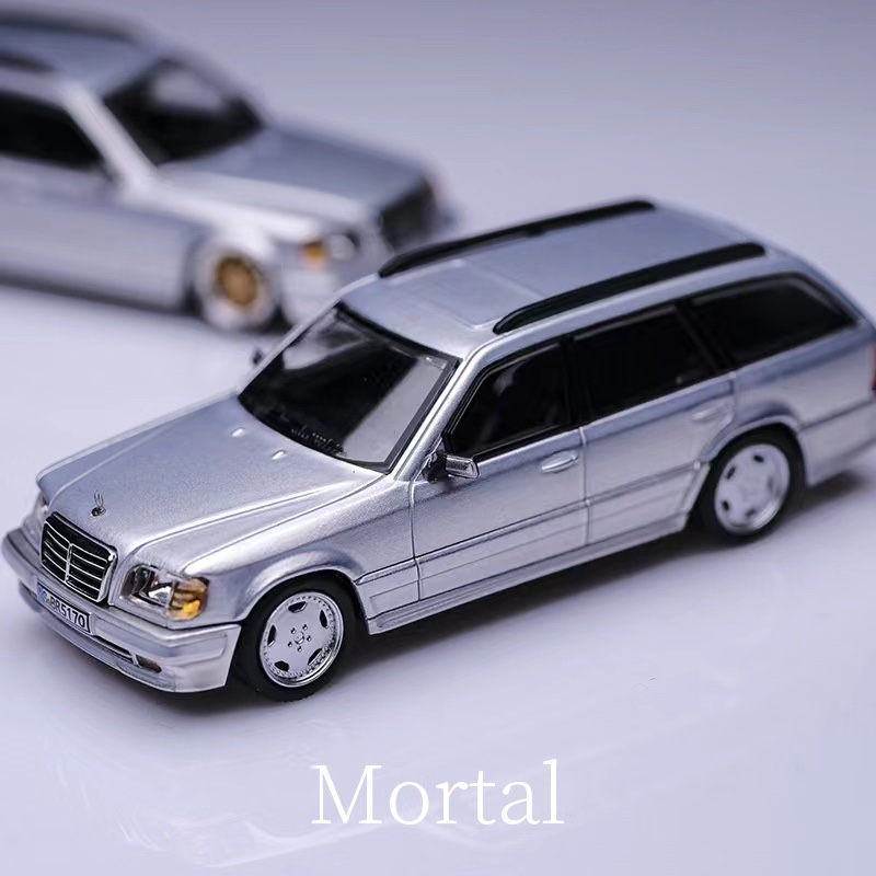 Mortal 1:64 奔驰 S124 AMG旅行车合金模型车配件低趴仿真玩具车 - 图3