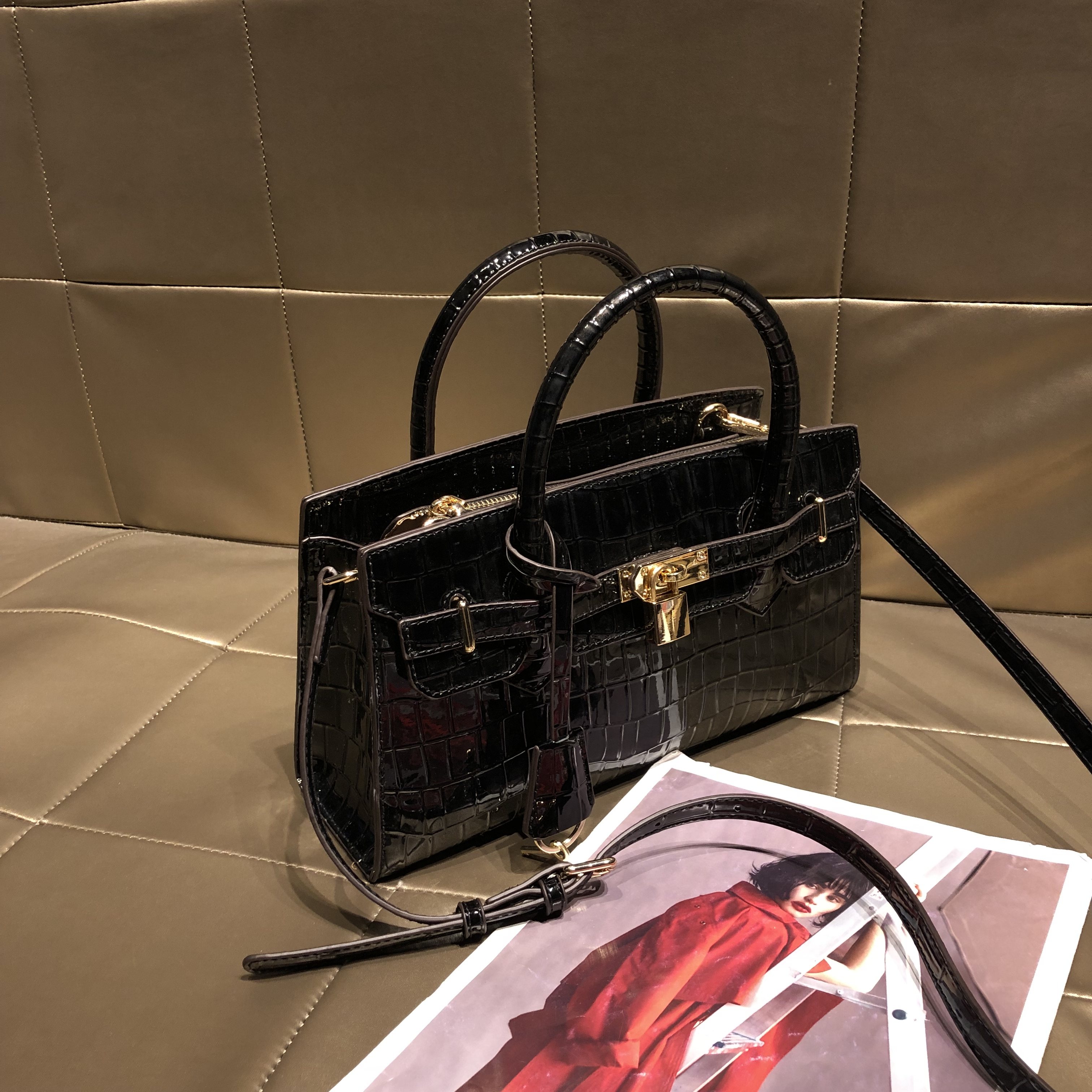 香港品牌女包2025新款真皮高级感时尚手提包大容量单肩斜挎铂金包,淘宝优惠券,粉丝福利购,淘宝优惠卷