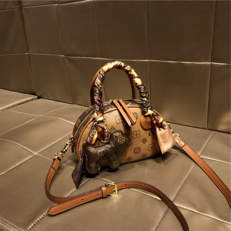 香港品牌包包女士2025新款高级时尚真皮单肩包斜挎手提贝壳包小包,淘宝优惠券,粉丝福利购,淘宝优惠卷