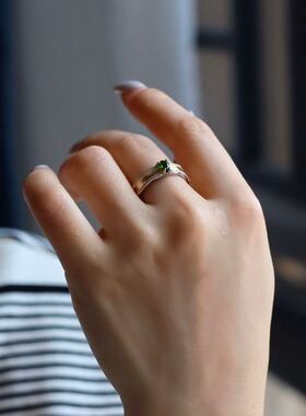 realtreasure轻奢感天然透辉石戒指 纯银镀金 主石4*6mm 晶体干净