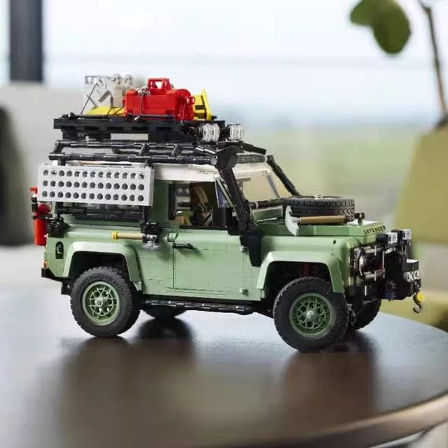 Chinese building blocks creative and versatile classic Land Rover Defender 90 off-road vehicle model 10317 boy assembly toy
