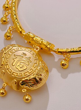 聪明伶俐镀金项圈项圈