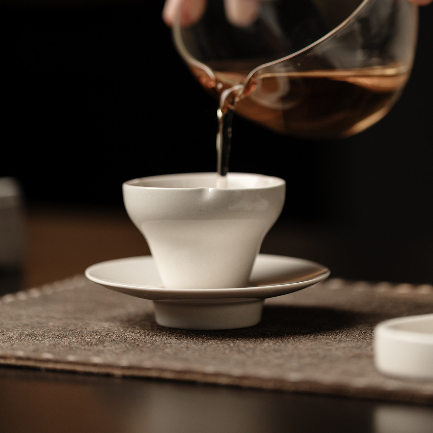 草木灰纯色釉陶瓷花瓣茶杯带杯垫家用简约品茗杯客杯功夫茶具,淘宝优惠券,粉丝福利购,淘宝优惠卷