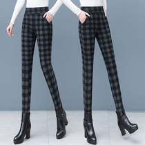 Add-down thickened underpants winter Women outwear slim fit small foot pants autumn winter new plaid high waist display slim Mama pants