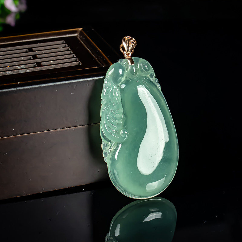 缅甸天然翡翠a货老坑冰绿福瓜吊坠 翠贵人颈饰