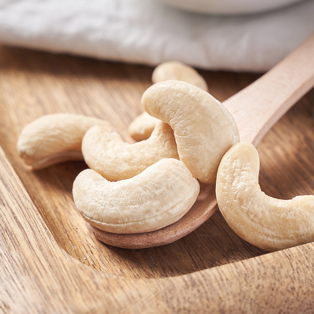 Large grain new Vietnamese original cashew nuts