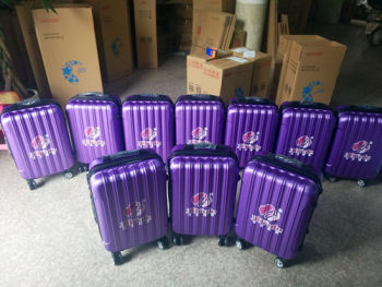 ໂຮງງານຂາຍໂດຍກົງພິເສດ 20-inch 24-inch gift box custom logo trolley suitcase suitcase and other computer password box for students