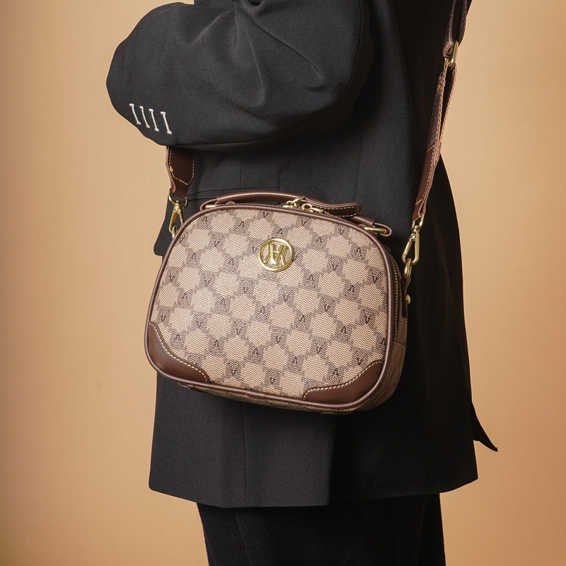 高级感新款2022今年流行秋冬斜挎包 欧帝驰女士包袋