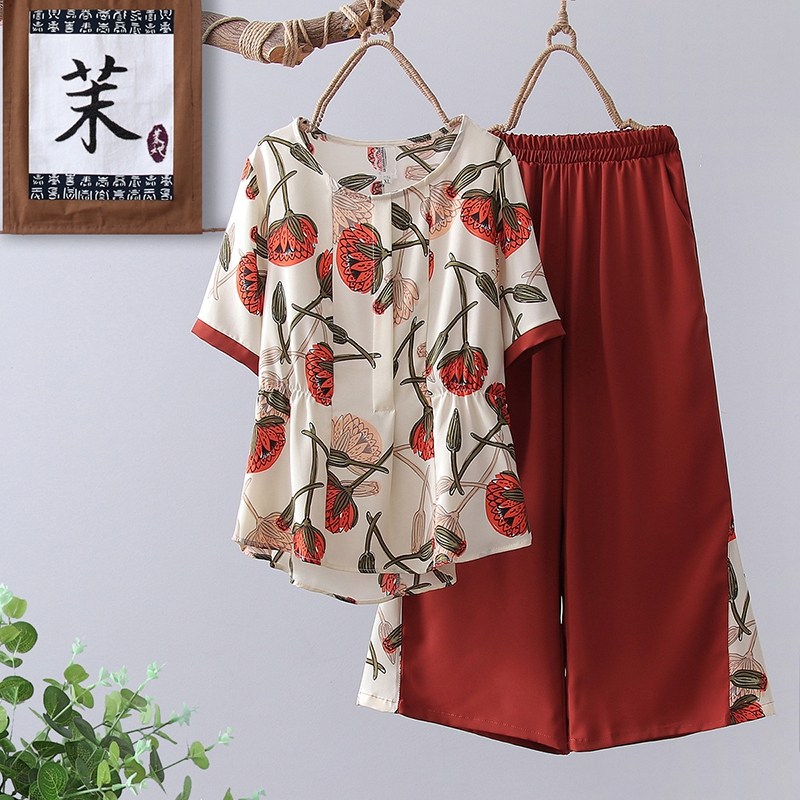  茉她女装中老年女装