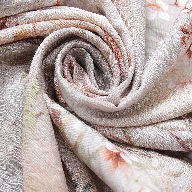  茉她女装中老年女装