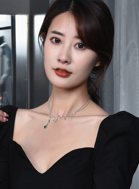 灵蛇妖娆小众设计感项链女绿色锆石项链冷淡风蛇形锁骨链