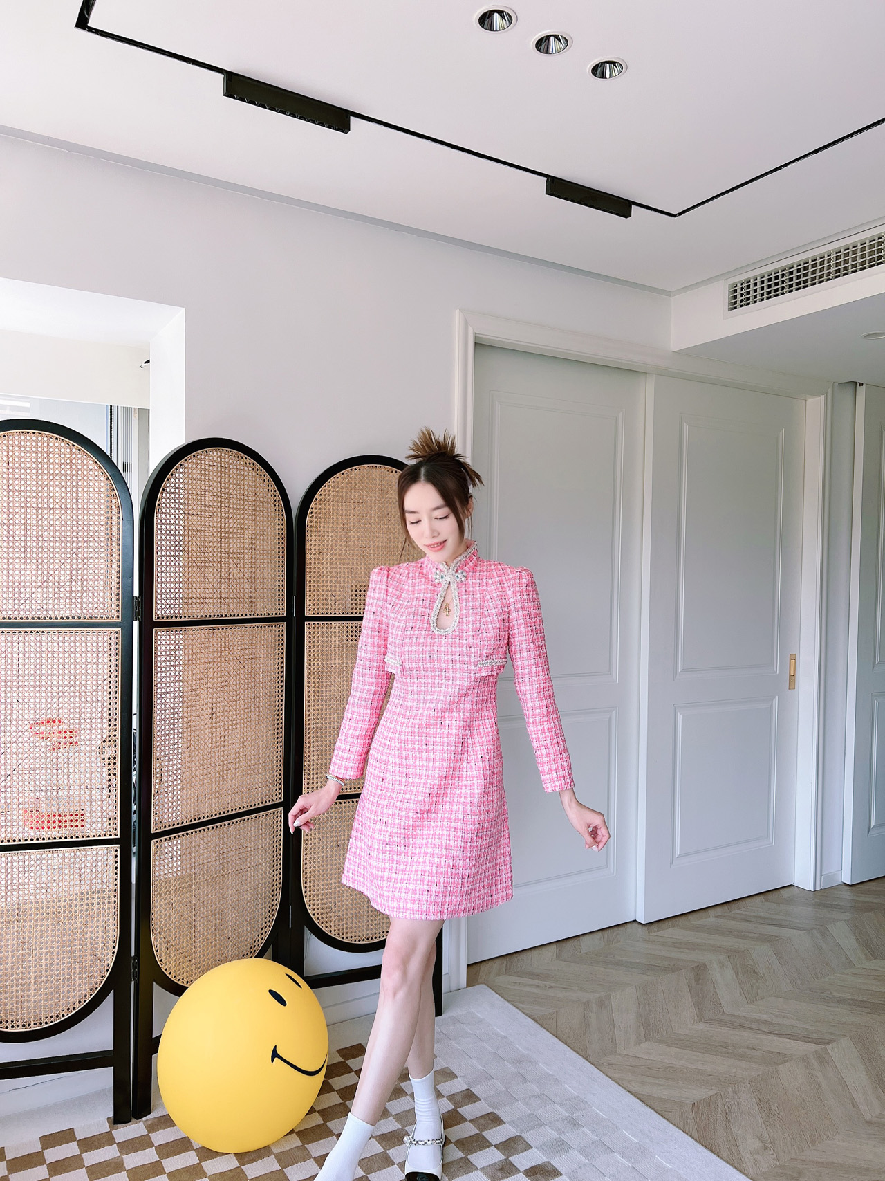 小姐姐全球购YEESIN姜熠 D2C设计师品牌 珠花新国风粗花呢连衣裙 - 图1