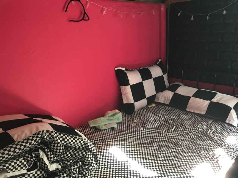 加厚玫红粉色纯色墙纸自粘客厅卧室橙色壁纸家具翻新贴纸防水墙贴 - 图1