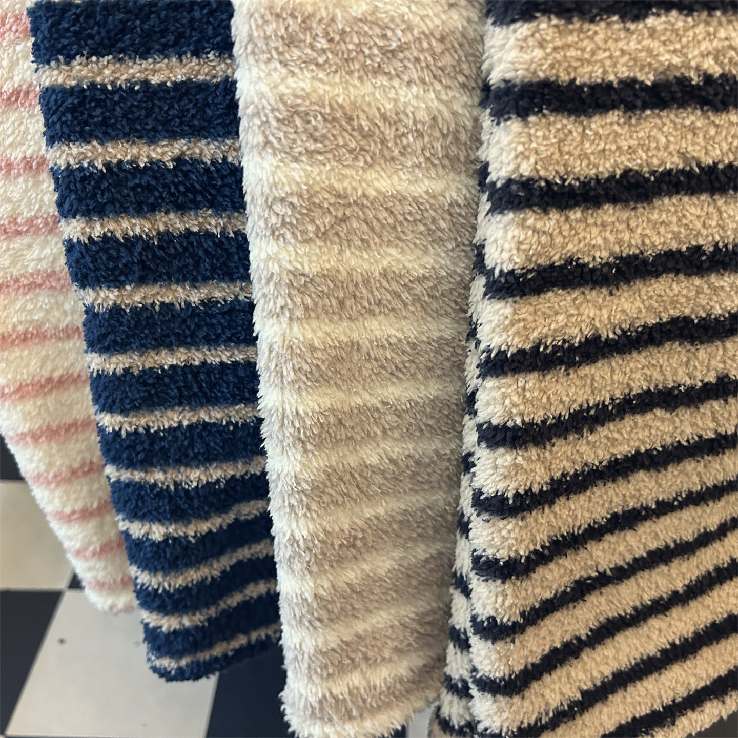 2025新款高个子加长版冬天条纹珊瑚绒长睡裤女加厚保暖居家遛弯裤,淘宝优惠券,粉丝福利购,淘宝优惠卷