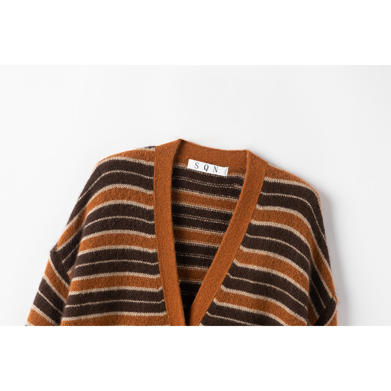萨琪尼〓绒+〓焦糖色条纹V领廓形长袖羊绒毛衣开衫女2025新款,淘宝优惠券,粉丝福利购,淘宝优惠卷