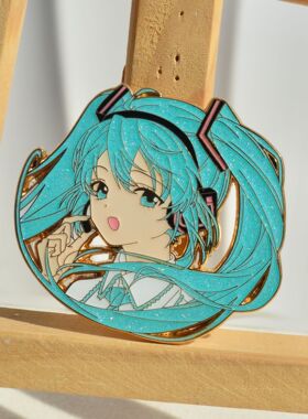 初音未来闪粉金属徽章胸针