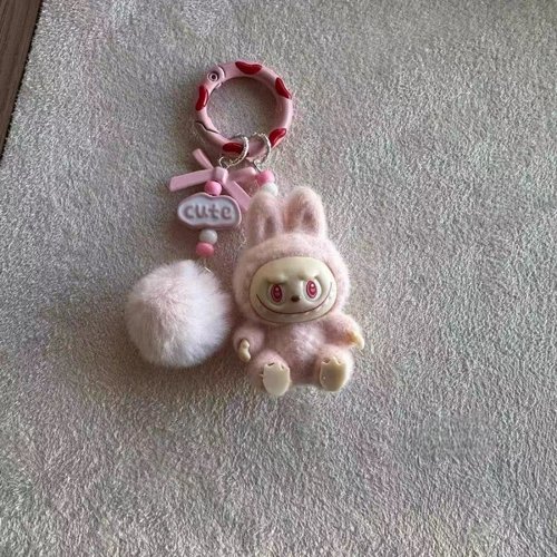 可爱迷你labubu坐姿植绒拉布布包包情侣汽车钥匙扣装饰挂件手机链 - 图0