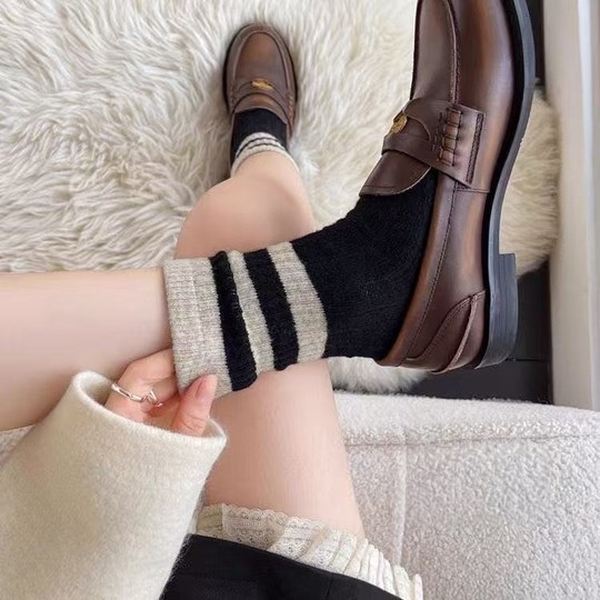 Socks for women 2025 new popular mid-calf socks Maillard boneless Birkenstock shoes with mid-calf socks in autumn, winter and spring