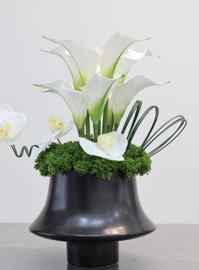 现代简约仿真绿植马蹄莲花器组合手工花艺餐厅会议桌花白色