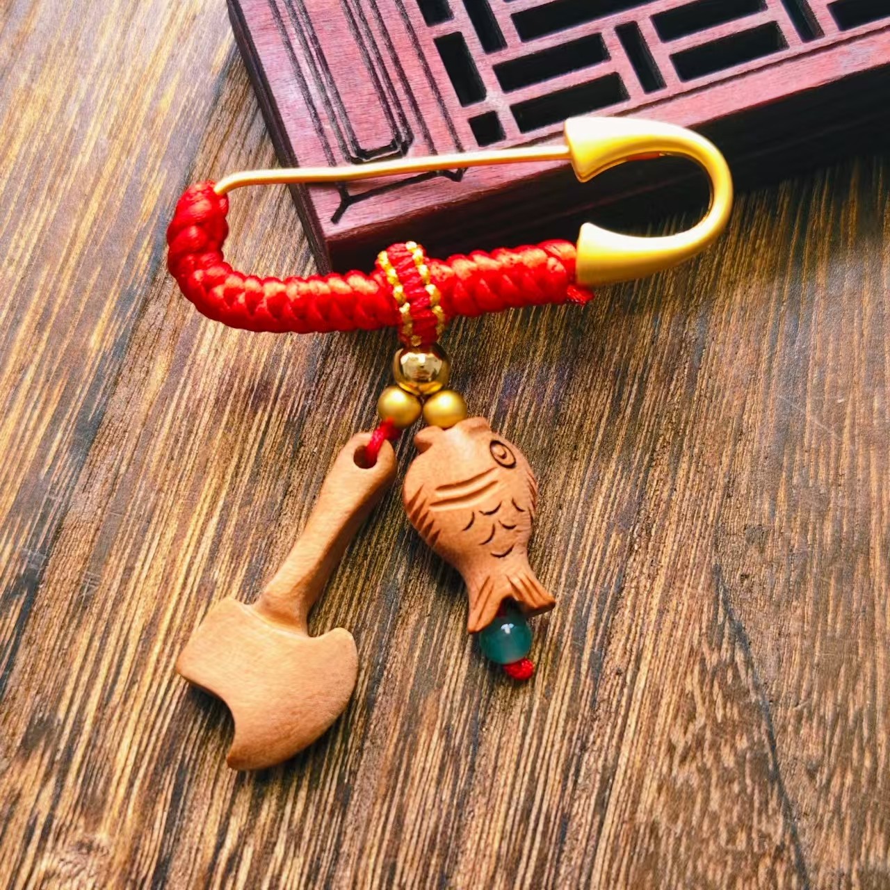 桃木宝宝婴儿童外出挂饰别针新生儿孕妇平安挂件狗牙胸针配饰礼物,淘宝优惠券,粉丝福利购,淘宝优惠卷