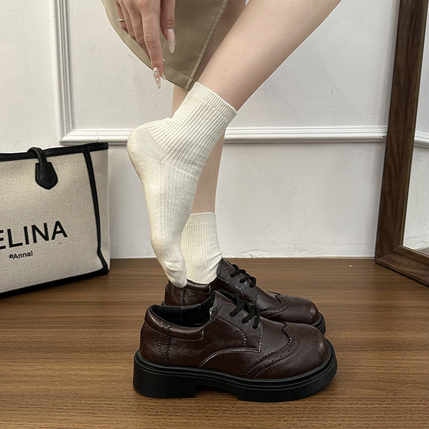 英伦厚底系带小皮鞋女绝美深口单鞋2026新款春秋平底乐福玛丽珍鞋,淘宝优惠券,粉丝福利购,淘宝优惠卷