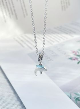 海洋系列闪烁吊坠淡蓝色毛衣链