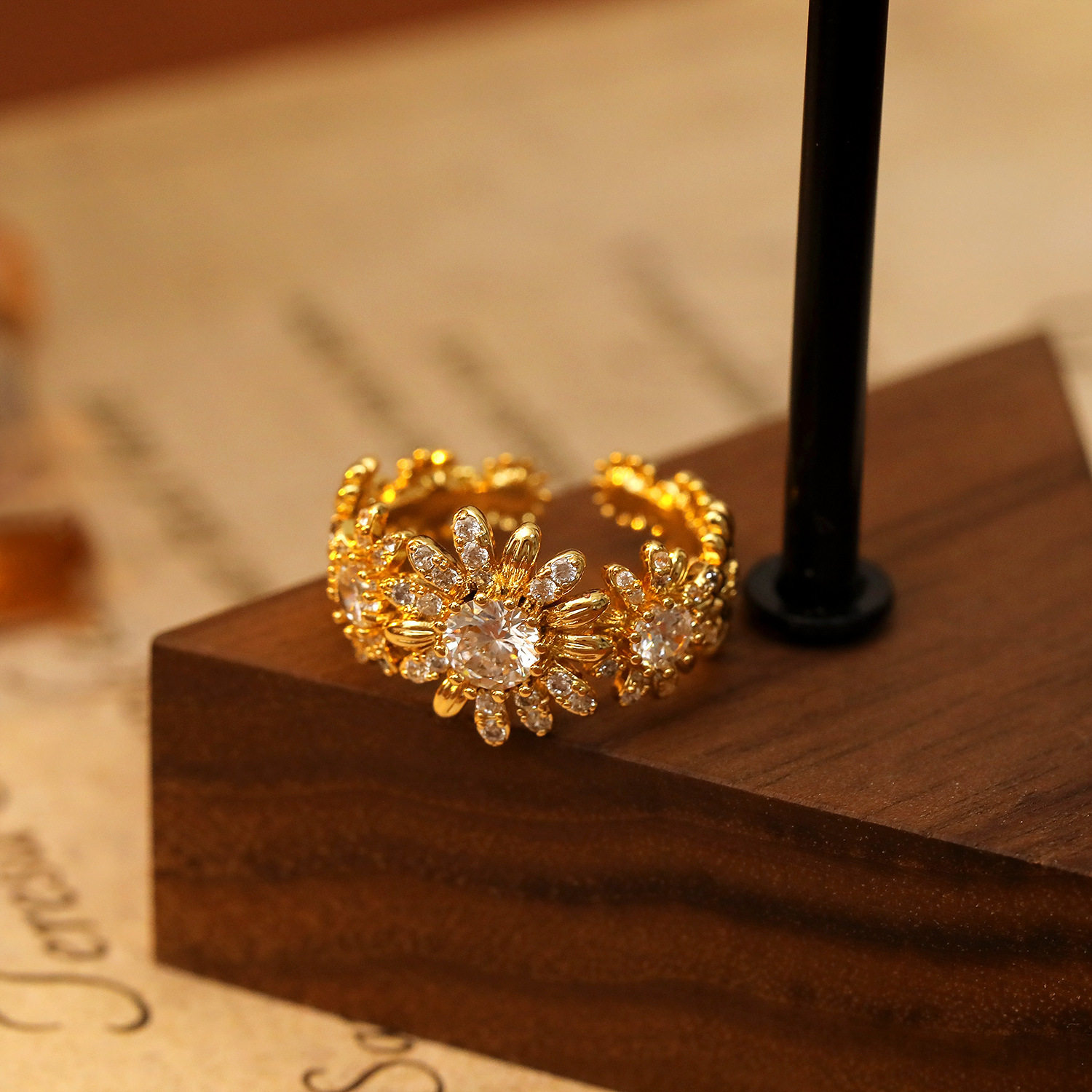 Golden Sunflower Full Diamond Zircon Ring Luxurious and Super Sparkling